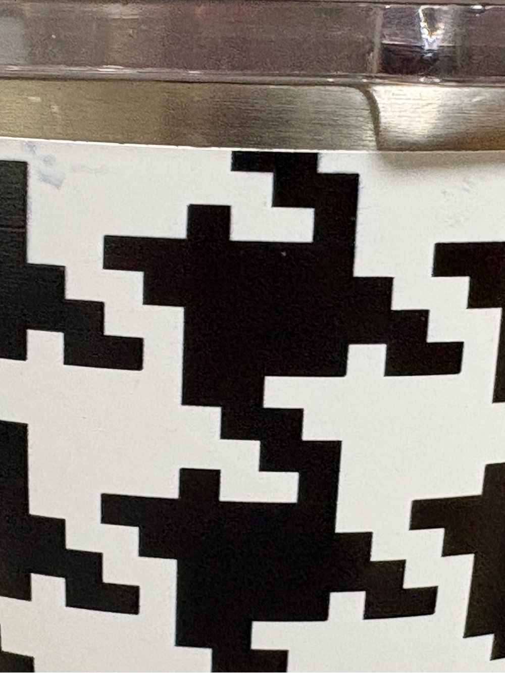 Swig Life Houndstooth Tumbler 32oz - Picture 17 of 17